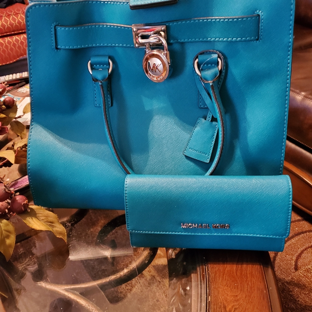 MK purse - Picture 3 of 3